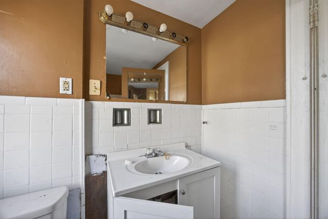 696 Northview Avenue, Columbus, OH 43219