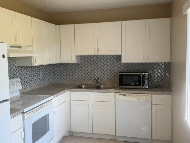 1131 SE Parrish Court, Port St. Lucie, Port St Lucie, FL 34952