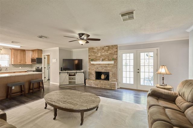 635 Mosswood Drive, Conroe, TX 77302