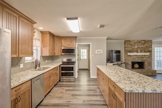 635 Mosswood Drive, Conroe, TX 77302