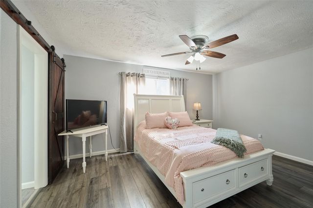 635 Mosswood Drive, Conroe, TX 77302