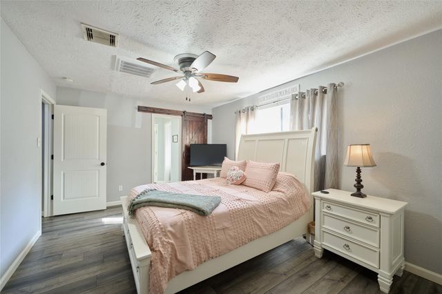 635 Mosswood Drive, Conroe, TX 77302