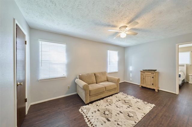 635 Mosswood Drive, Conroe, TX 77302