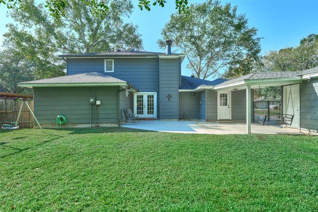 635 Mosswood Drive, Conroe, TX 77302