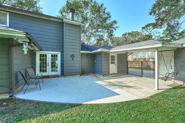 635 Mosswood Drive, Conroe, TX 77302