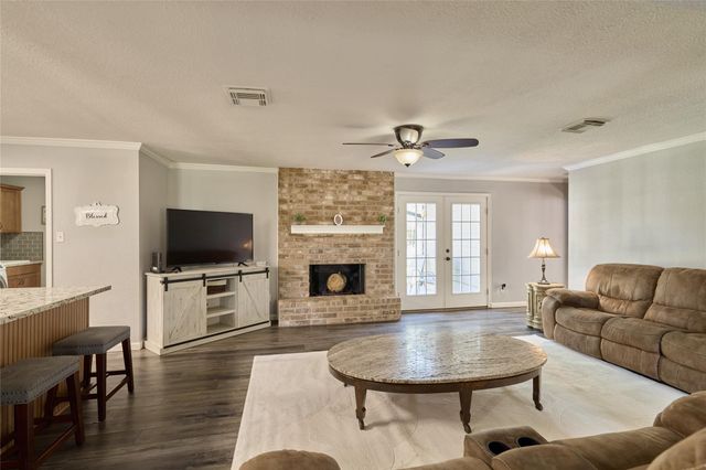 635 Mosswood Drive, Conroe, TX 77302