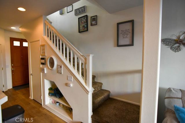 26504 Rock Creek, Valencia, CA 91354