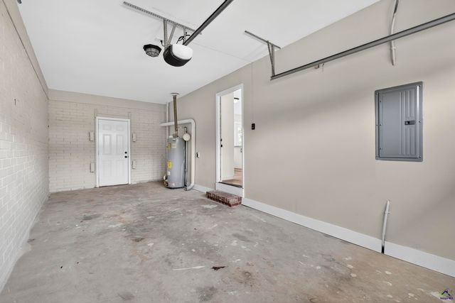 1748 Timark Drive, Macon, IA 31206