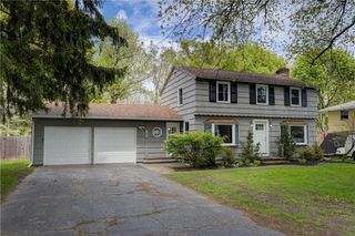 38 Plaza Dr, Irondequoit, NY 14617