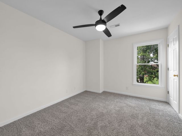 1025 Roedeer Dr, Clarksville, TN 37042
