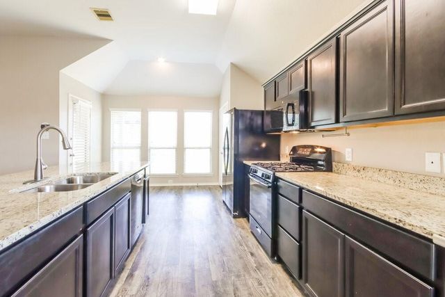 1149 Shadow Glenn Drive, Conroe, TX 77301