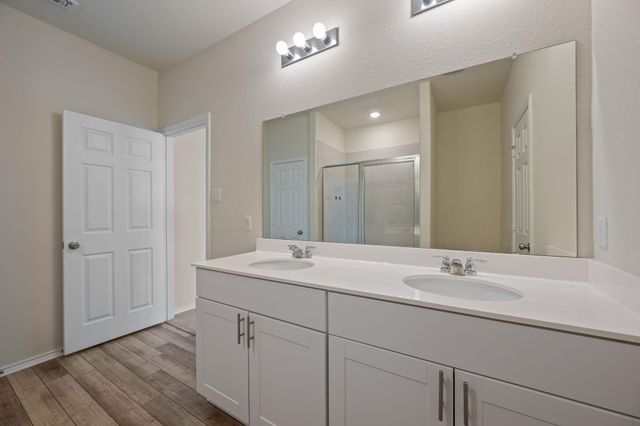 184 Gunther WAY, Taylor, TX 76574