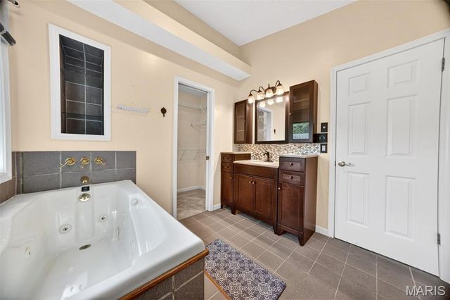 5 Lexington Lane, Washington, MO 63090