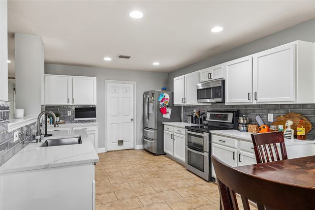 3301 Highpoint Drive, Denton, TX 76210