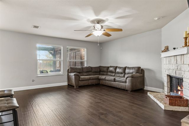 3301 Highpoint Drive, Denton, TX 76210