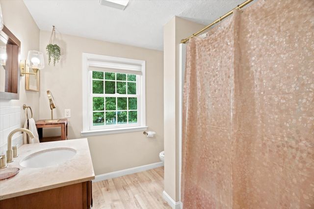 13 Hilltop Dr, Burlington, MA 01803