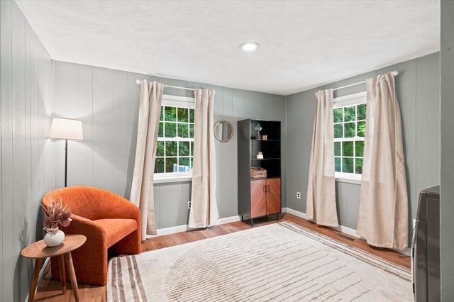13 Hilltop Dr, Burlington, MA 01803