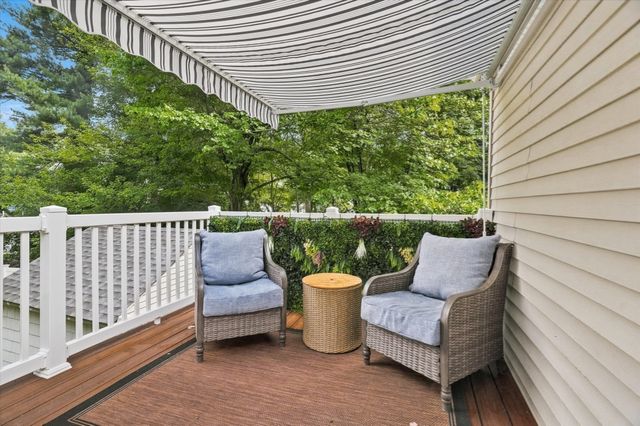 13 Hilltop Dr, Burlington, MA 01803