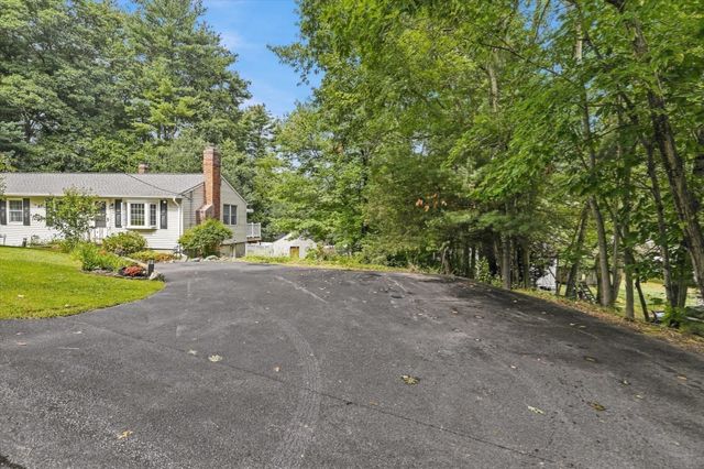 13 Hilltop Dr, Burlington, MA 01803