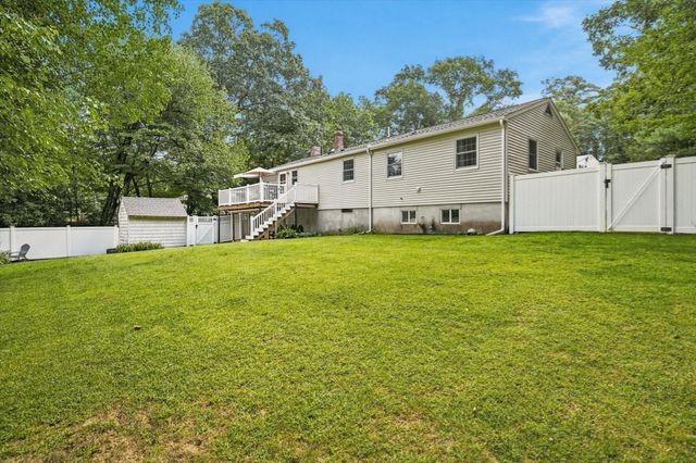 13 Hilltop Dr, Burlington, MA 01803