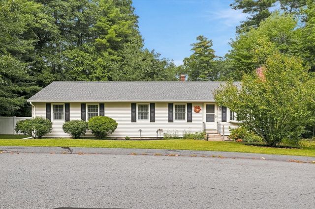 13 Hilltop Dr, Burlington, MA 01803
