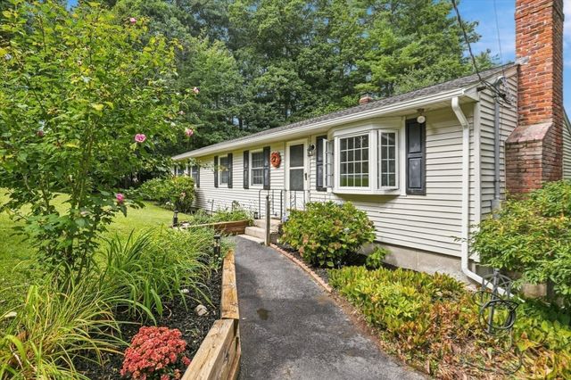13 Hilltop Dr, Burlington, MA 01803