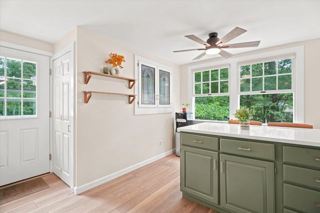 13 Hilltop Dr, Burlington, MA 01803
