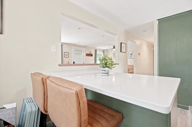 13 Hilltop Dr, Burlington, MA 01803