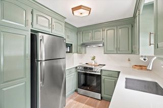 13 Hilltop Dr, Burlington, MA 01803