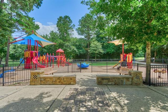 243 Soaring Pines Place, Montgomery, TX 77316