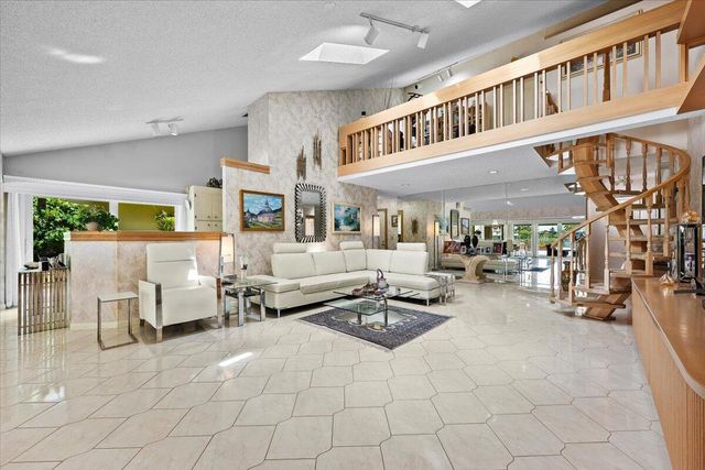 352 River Edge Road, Jupiter, FL 33477