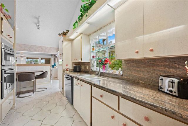 352 River Edge Road, Jupiter, FL 33477