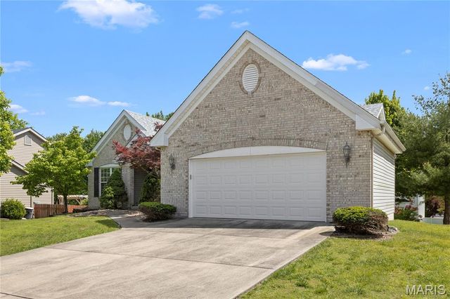 124 Park Ridge Drive, O'fallon, MO 63366