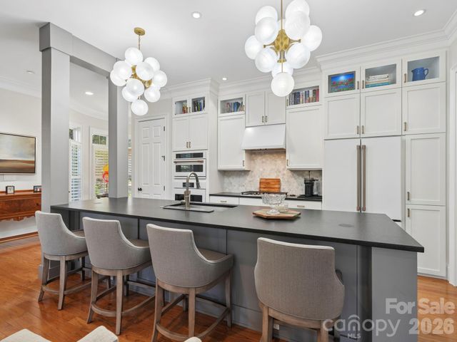 6826 Louisburg Square Lane, Charlotte, NC 28210