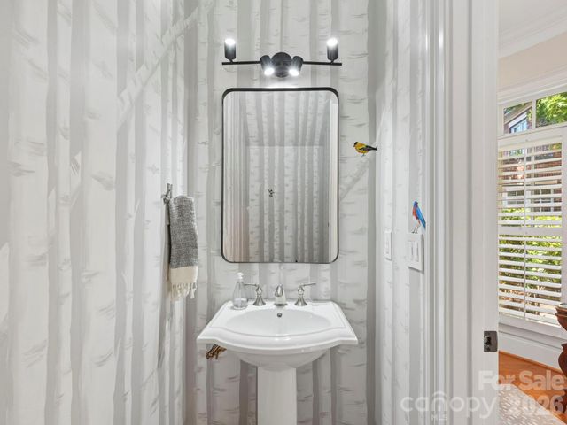 6826 Louisburg Square Lane, Charlotte, NC 28210