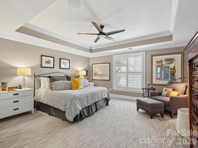 6826 Louisburg Square Lane, Charlotte, NC 28210