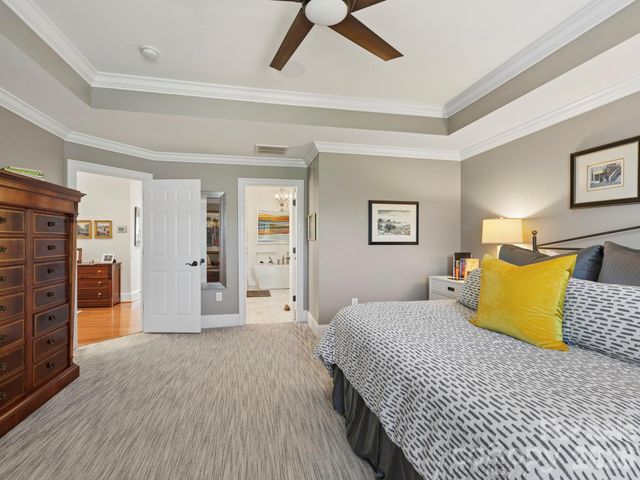 6826 Louisburg Square Lane, Charlotte, NC 28210