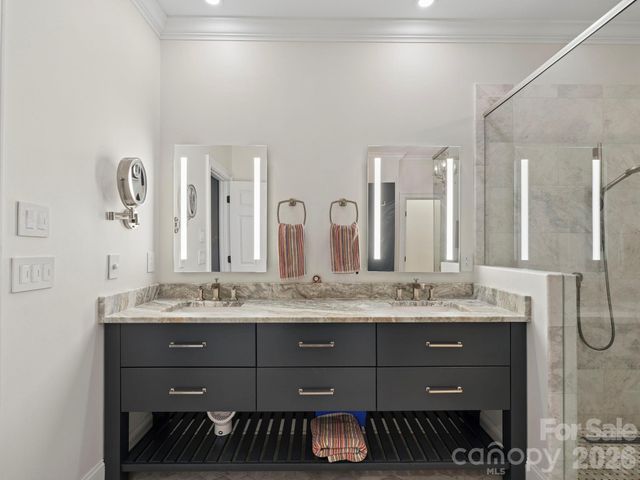 6826 Louisburg Square Lane, Charlotte, NC 28210