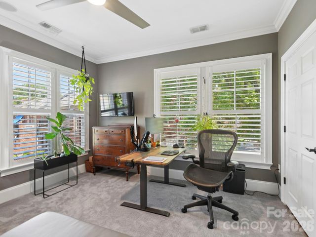 6826 Louisburg Square Lane, Charlotte, NC 28210