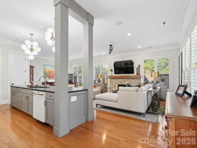 6826 Louisburg Square Lane, Charlotte, NC 28210