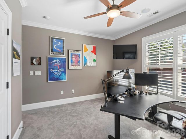 6826 Louisburg Square Lane, Charlotte, NC 28210