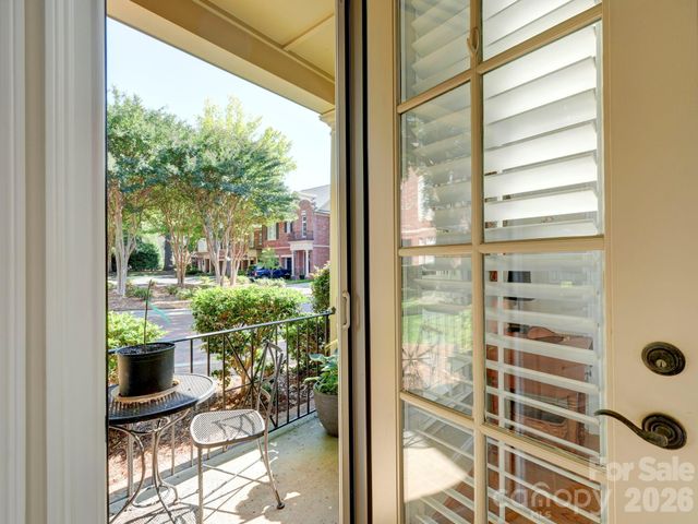 6826 Louisburg Square Lane, Charlotte, NC 28210