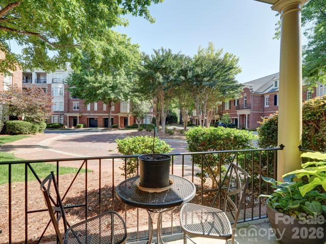 6826 Louisburg Square Lane, Charlotte, NC 28210