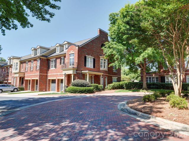 6826 Louisburg Square Lane, Charlotte, NC 28210