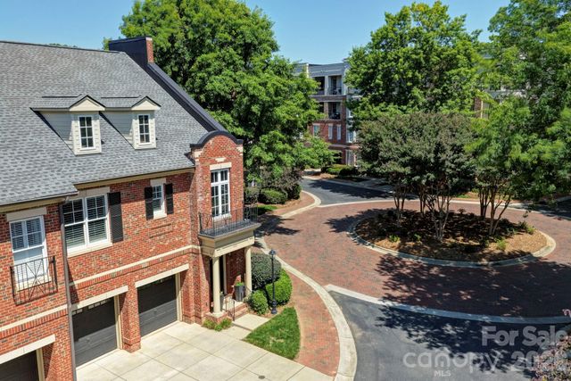 6826 Louisburg Square Lane, Charlotte, NC 28210