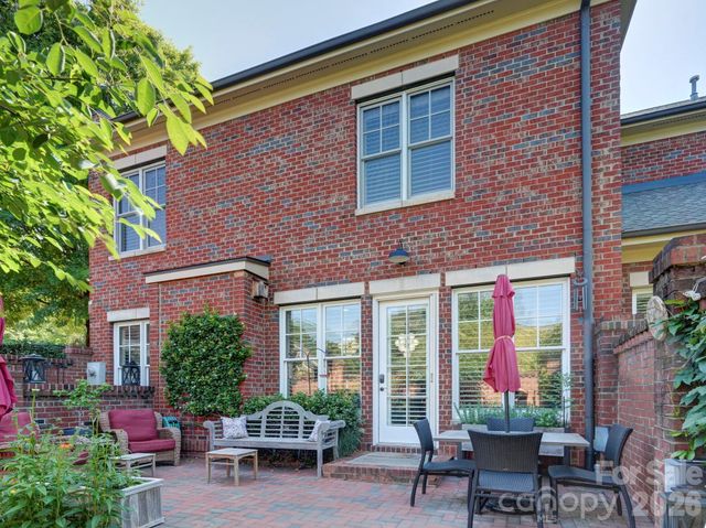 6826 Louisburg Square Lane, Charlotte, NC 28210