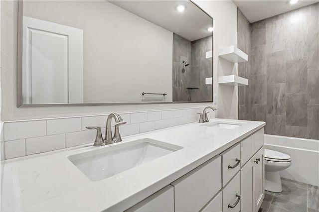 3406 SE K Street 2, Bentonville, AR 72712