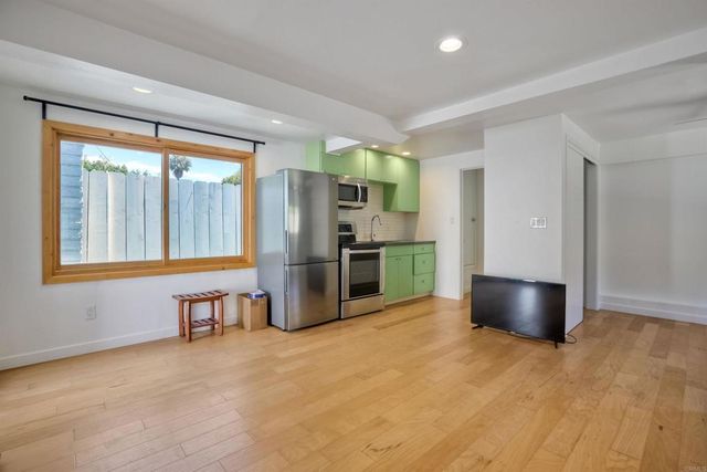 939 Olive Street 2, Coronado, CA 92118