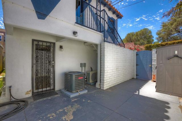 939 Olive Street 2, Coronado, CA 92118