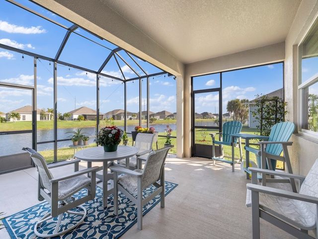 8476 Laguna Circle, Sebastian, FL 32976